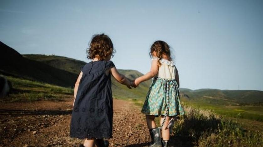 علمياً... رائحة جسدك قد تكون سبب صداقاتك