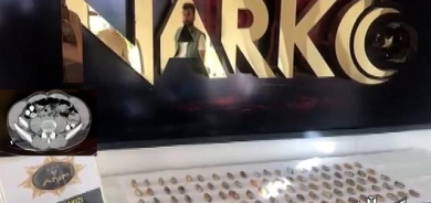 گەشتیارێكی ئێرانی 102 کەپسولی تریاک قوت دەدات