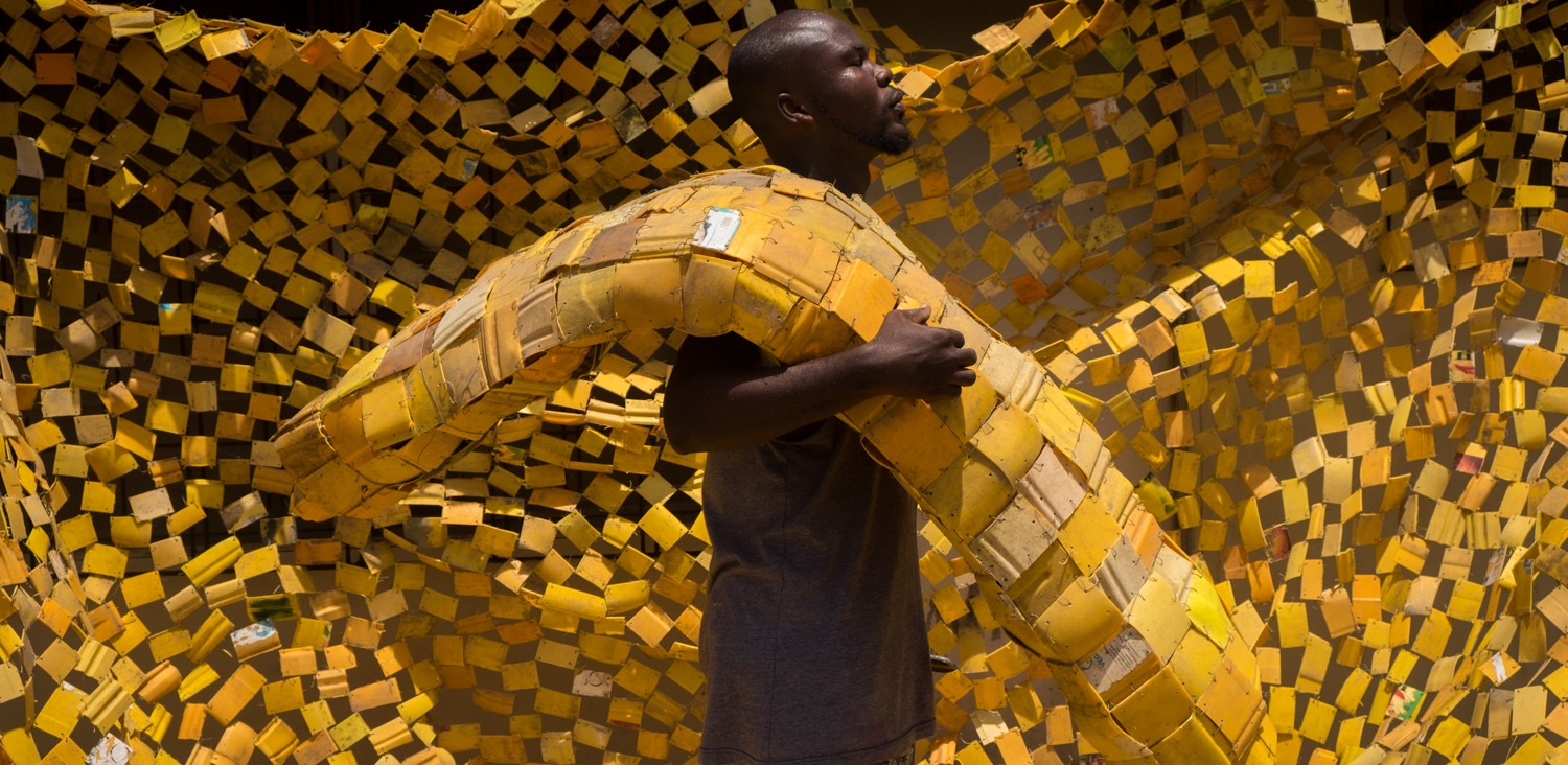 رێگایەك لە تۆپی زەرد