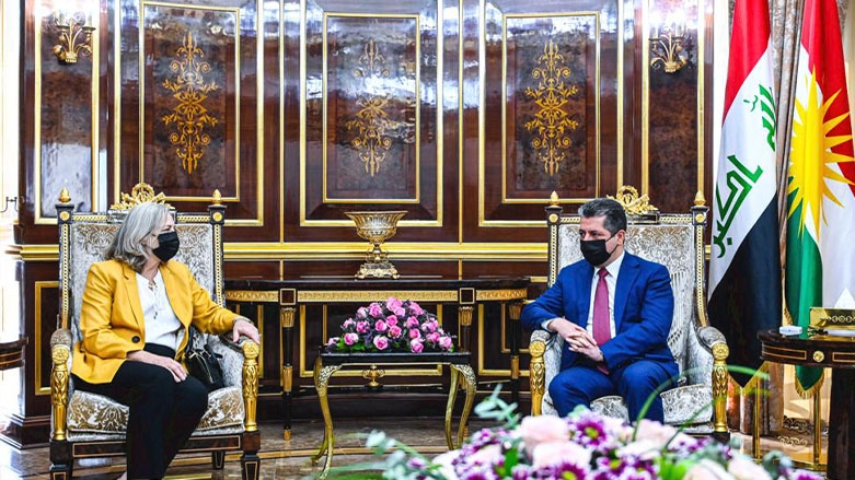 مەسرور بارزانی پێشوازی لە ئەلینا رۆمەناوسکی، باڵیۆزی ئەمەریکا لە عێراق کرد.