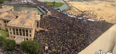 خۆپیشاندەرانی سریلانكا ئاگریان لە کۆشکی سەرۆکایەتیی وڵاتەكە بەردا