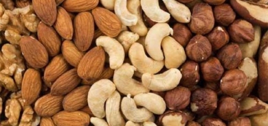 باحثون: هناك صلة بين تناول المكسرات وانخفاض أمراض الكلى