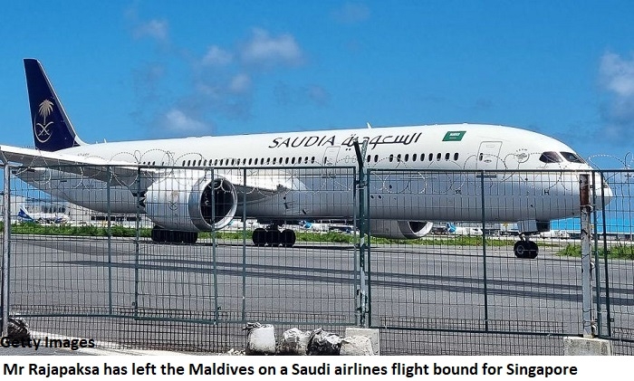 Sri Lanka: President Rajapaksa leaves Maldives for Singapore