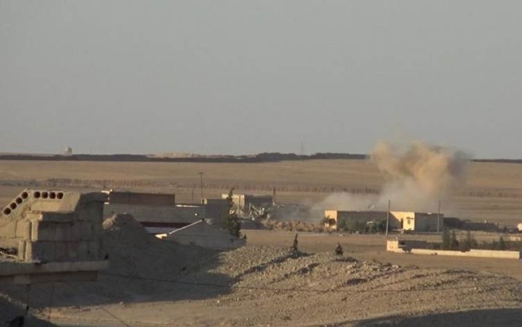 Artêşa Tirkiyê sînorê Eyn Îsa û Til Temirê topbaran kir