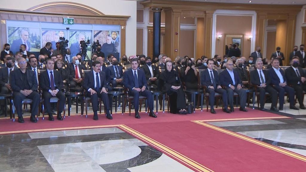 نيجيرفان بارزاني عند استقبال جثمان نجل 