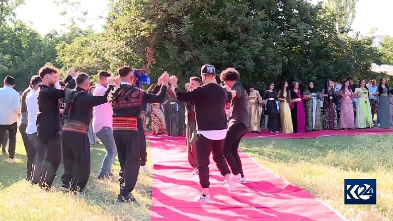 Dengê dawetên Behdînanê li Enqerê bilind dibe