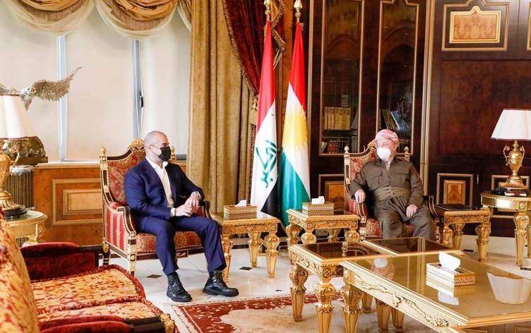 الرئيس مسعود بارزاني يجتمع مع بافل طالباني