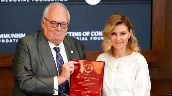 Olena Zelenska xelata mafên mirovan wergirt