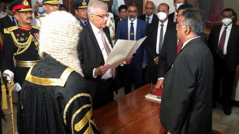 ويكريميسينغه يؤدي اليمين الدستورية رئيساً لسريلانكا