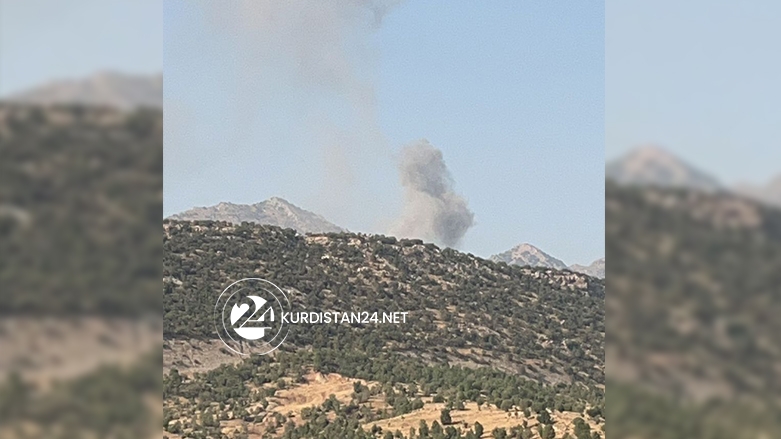 Firokeyên Tirkiyê gundekî Duhokê bombebaran dikin