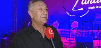 Xêro Ebas li Hewlêrê konsertekê saz dike