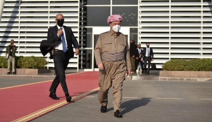 Serkirdeyekî berê yê YNKê: Serok Barzanî xema malbatên qurbaniyên Enfalê dike, lewma li ser xalîçeya sor neçû