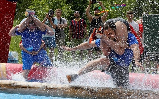 پێشبڕكێی هەڵگرتنی هاوسەران