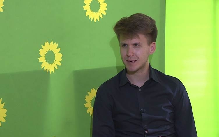 Parlamenterekî Alman: Di berjewendiya me de ye em Komkujiya Şinaglê weke cenosîd nas bikin