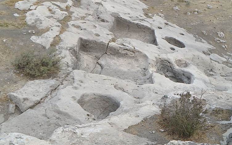 Li Berdereşê cotkarekî cihekî kevnar derxiste holê