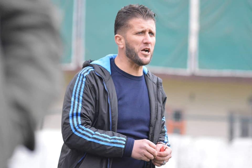 چه‌ندین یانه‌ هه‌وڵى ڕازی كردنى دارا محه‌مه‌د ده‌ده‌ن