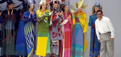 Issey Miyake: Japanese fashion designer dies aged 84