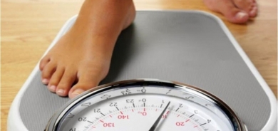 طبيب يحدد طريقة بسيطة لتجنب زيادة الوزن