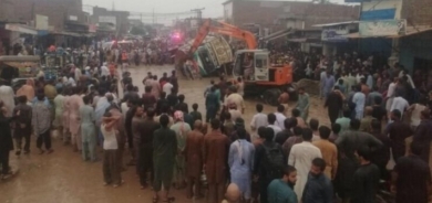 Li Pakistanê kamyona barhelgir bi ser otobûsê de qulibî: 13 kes mirin