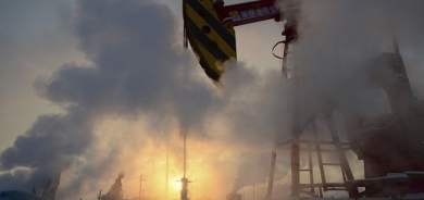 Oil drops as China data disappoints, Iran talks in focus