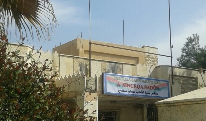 مسيرة تركية تستهدف مبنى بلدية بريف عامودا وتوقع قتلى وجرحى