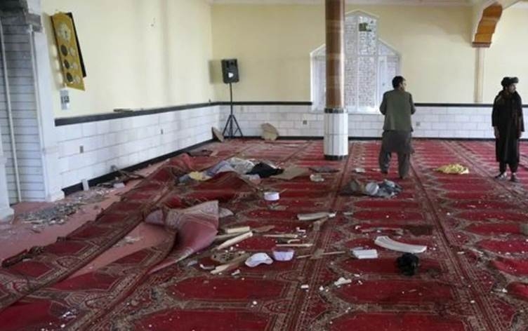 Li Kabulê xwekujekî xwe di nav mizgeftê de teqand: 21 kuştî û 40 birîndar hene