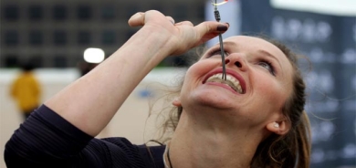 سەركێشیی بە دەم و ددان