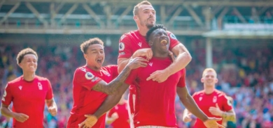 أونيي... من طفل يخيط حذاءه بنفسه إلى أغلى لاعب في تاريخ نوتنغهام