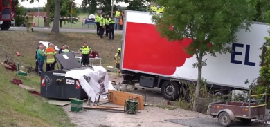 لە هۆڵەندا بەهۆی ڕووداوێكی هاتووچۆ چەند کەسێک گیانیان لەدەستدا