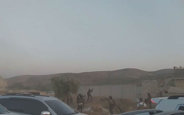 Li Efrînê di navbera grûpên çekdar û eşîra Mewalî de şer derket