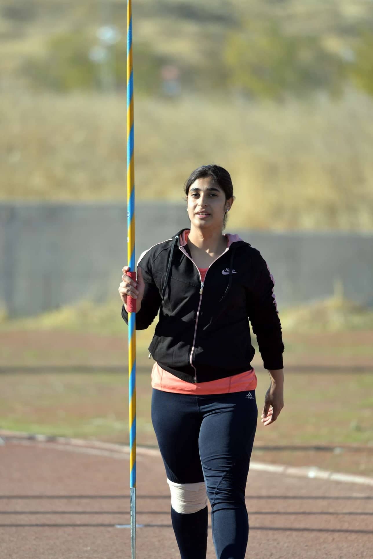 خه‌ونى من له‌ یارى گۆڕه‌پان و مه‌یدان و هه‌ڵدانى ڕمدا شكاندنى ژماره‌ى پێوانه‌ییه‌