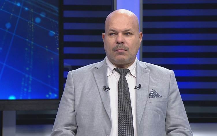 عضو بالنصر: الشارع يوصل رسالة لكنه لا ينتج حلولاً للأزمة