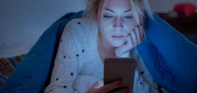 Bi demdijêjî temaşe kirina telefonê dibe sedema avabûna qirmiçokan!