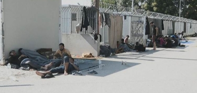 Zêdeyî 120 penaberên Kurdên Êzidî li ser cadeyan radizin