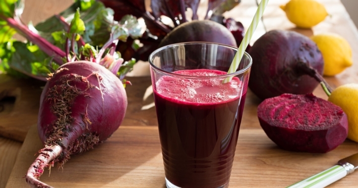 الأطباء يحددون أفضل مشروب للأمعاء