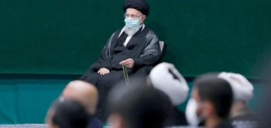 خامنئي يظهر بعد فترة غياب واحتدام النقاش بشأن خلافته
