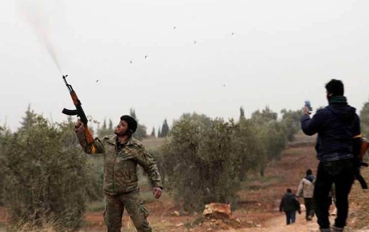 Çekdaran malbateke Kurd ji gundekî Cindirêsê derxistin