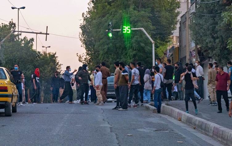 Neteweyên Yekbûyî ji bo mirina Jîna Emînî daxwaza lêkolîneke bê alî kir