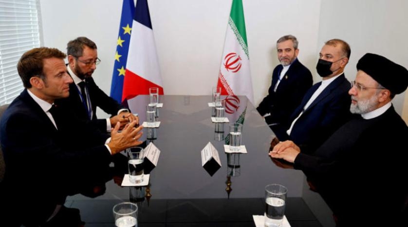 ماكرون يحض رئيسي على التعاون مع «الطاقة الذرية»