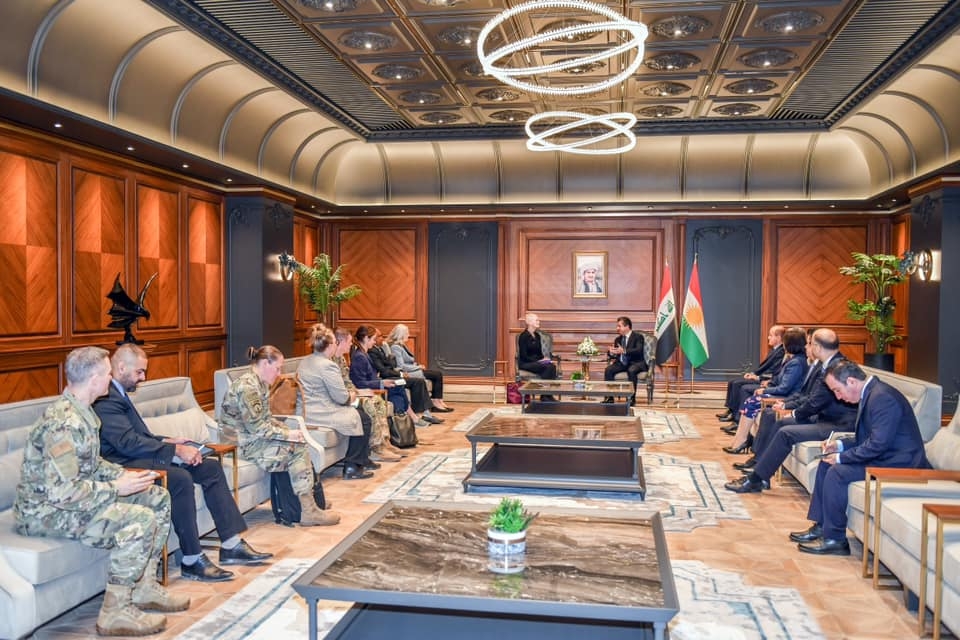 سەرۆکی حکوومەتی هەرێمی کوردستان پێشوازیی لە یاریدەدەری وەزیری بەرگریی ئەمریکا كرد