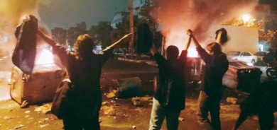 انتفاضة المرأة الإيرانية تزداد زخماً... والنظام يحشد