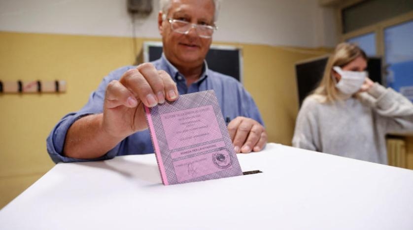 الإيطاليون يصوتون في انتخابات تميل كفتها لصالح اليمين المتطرف