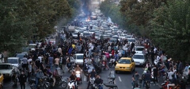 Li bajarê Reşt hêzên rejîmê lihev dan