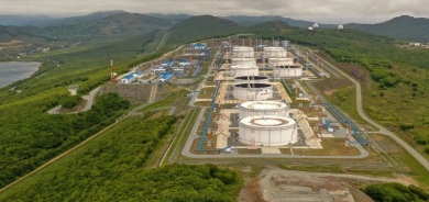 Oil rises from 9-month low on U.S. Gulf supply cuts, softer dollar