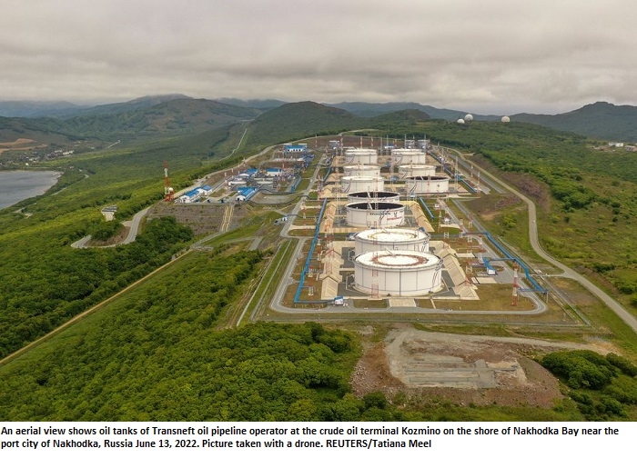 Oil rises from 9-month low on U.S. Gulf supply cuts, softer dollar