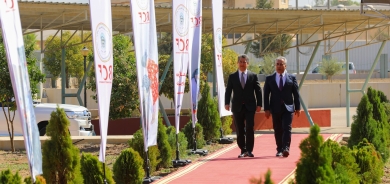 دابەشكردنی 420 یەكەی نیشتەجێبوون لە لایەن رێزدار مەسرور بارزانی سەرۆكی بۆردی دامەزرێنەرانی دەزگای خێرخوازیی بارزانی بە سەر بنەماڵەی سەربەرزی شەهیداندا