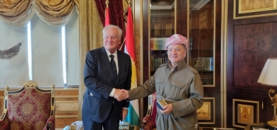 مسؤول فرنسي رفيع: شرف لي أن استقبلني والد الأمة الكوردية مسعود بارزاني