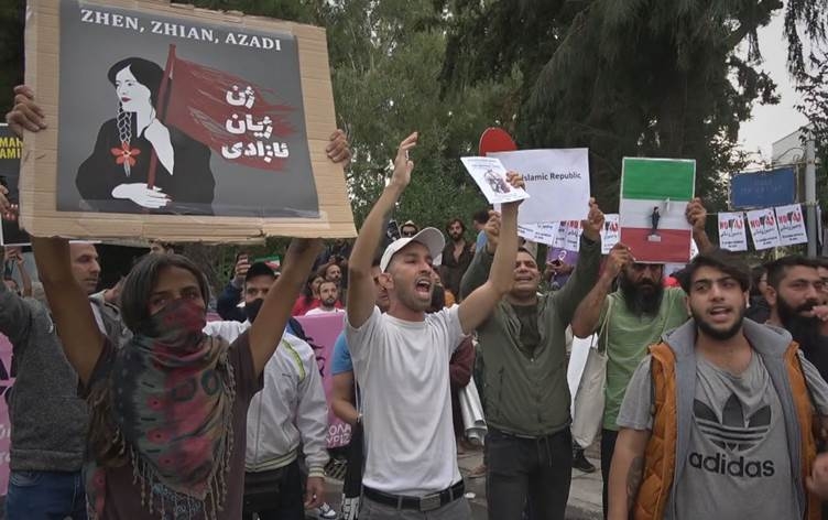 Li gelek welatan xwepêşandanên ji bo Jîna Emînî hatin kirin