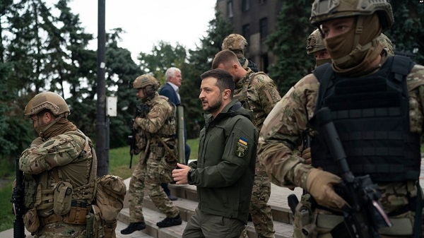 Zelenskyy: Hêzên me hin bajarokên li Kherson û Donetskê rizgar kirin