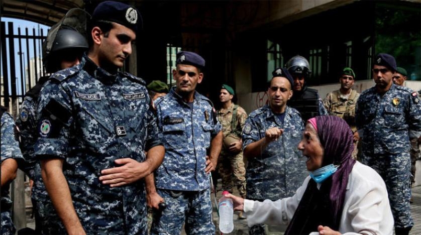 مصارف لبنان تتهم الدولة بتبديد أموال المودعين